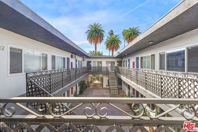 Building Photo - 5555 Carlton Way