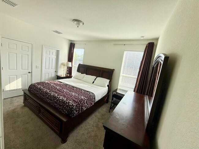 Building Photo - 7203 Summer Tanager Dr