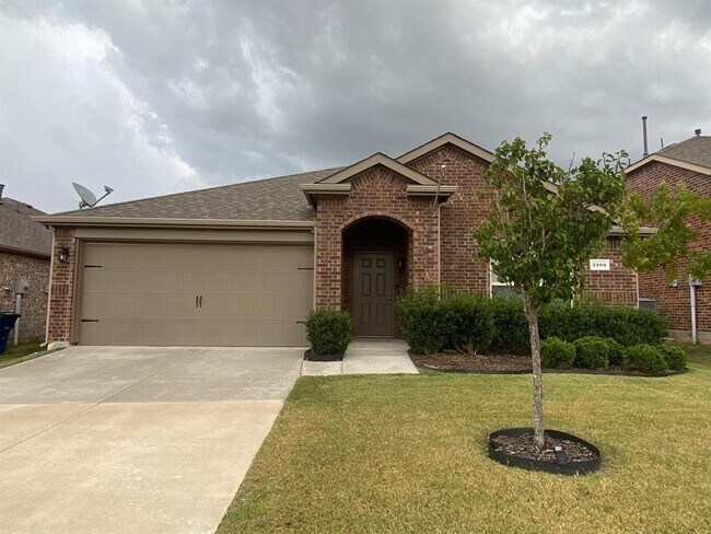 Primary Photo - 2105 Meadow Park Dr