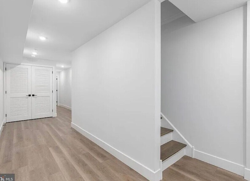 Building Photo - 2055 E Rush St