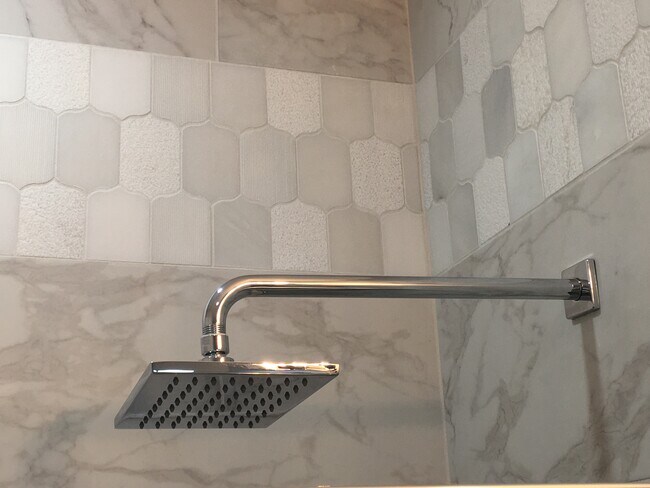 Building Photo - 1723 E Erie St