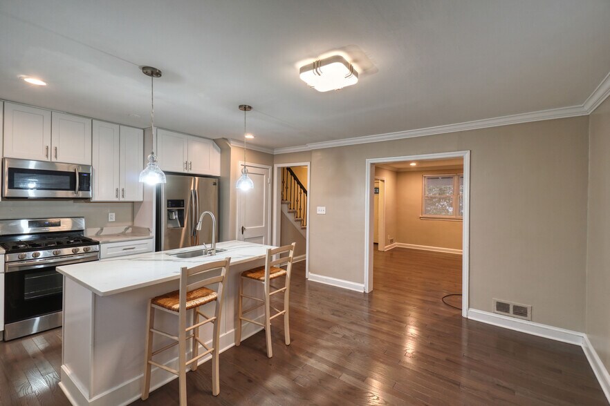 Primary Photo - 28 54th St SE
