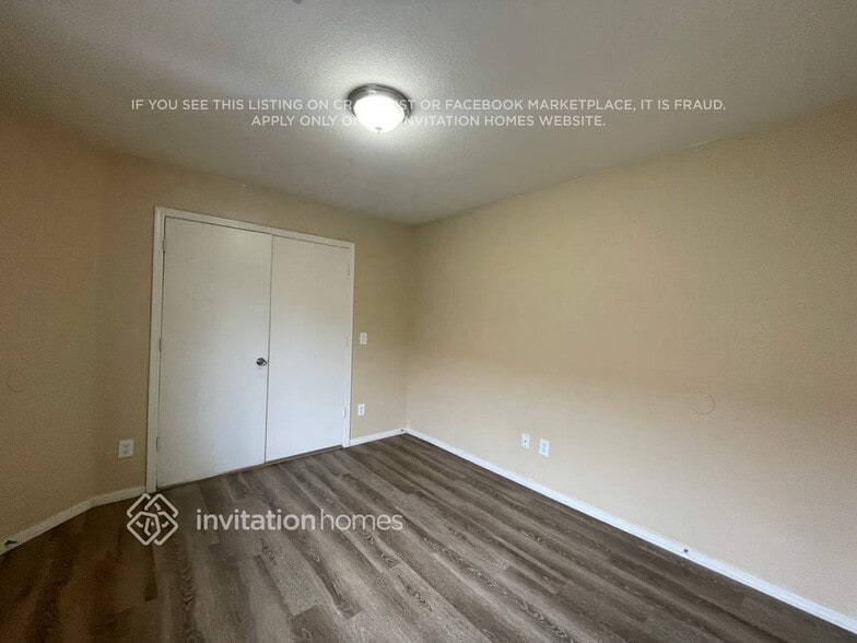 Building Photo - 13043 W Via Camille