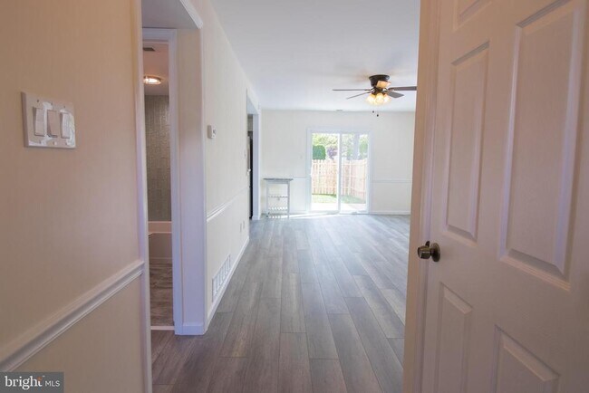 Building Photo - 254 Stanford Pl