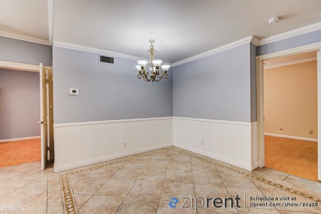 Building Photo - 2 br, 1.5 bath Condo - 601 North Kenwood S...