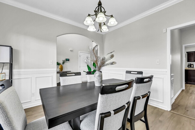 Building Photo - 1467 Raven Rd