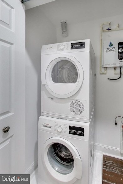 Building Photo - 1724 21st St NW