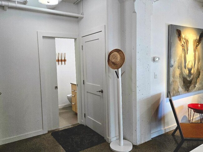 Building Photo - 790 Front St