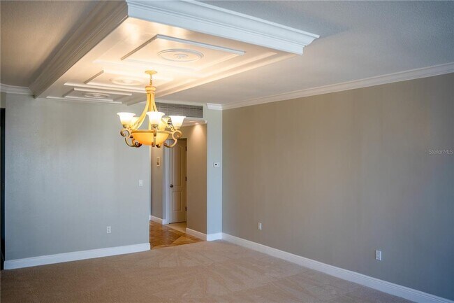 Building Photo - 1 Beach Dr SE