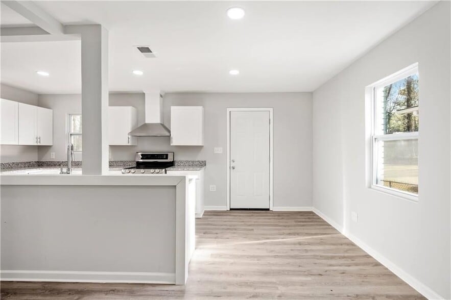 Building Photo - 375 Cleveland Ave SW