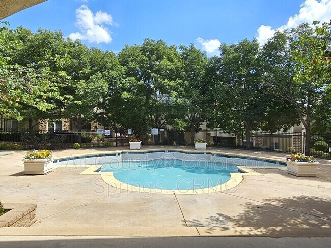 Building Photo - 3975 Riviera Grove