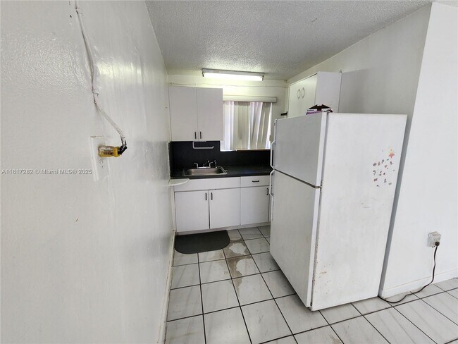 Building Photo - 2210 SW 89th Ct