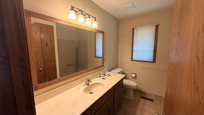 Building Photo - 127 Jerry Liefert Dr