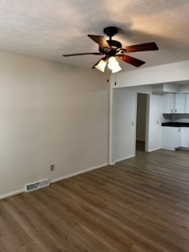 Building Photo - Fully Remodeled Home!