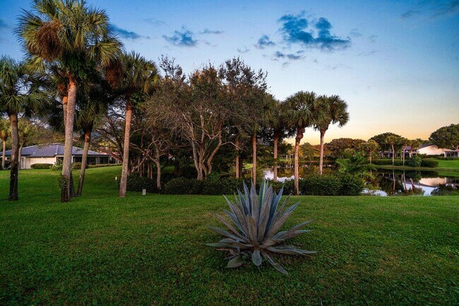 Building Photo - 18 Bristol Ln