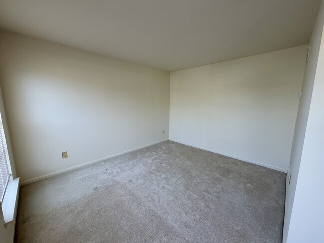 Building Photo - 197 Glenhurst Dr