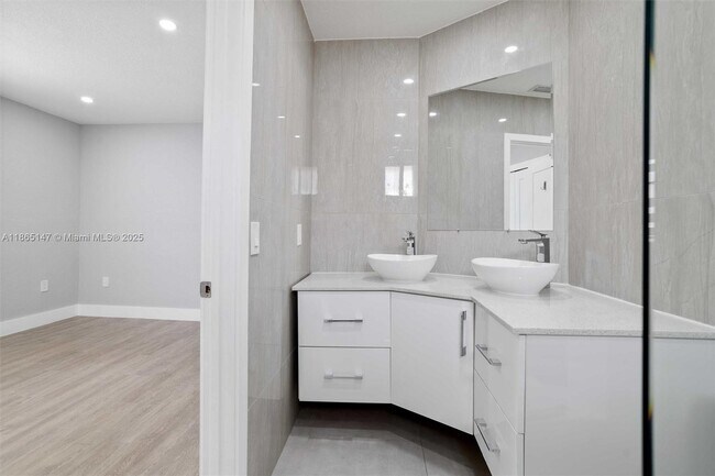 Building Photo - 3378 W 80th St