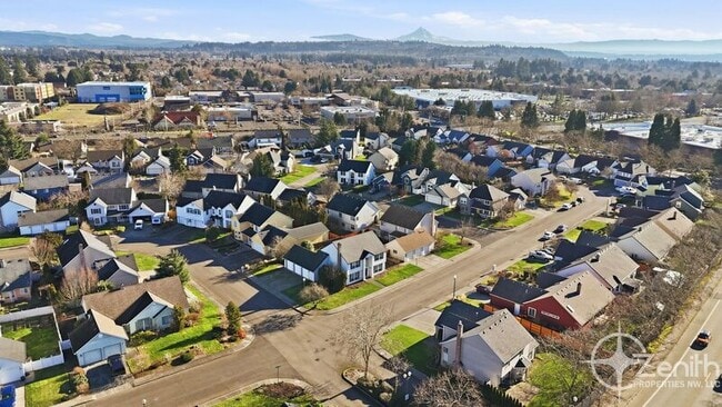 Building Photo - 16101 SE 18th St