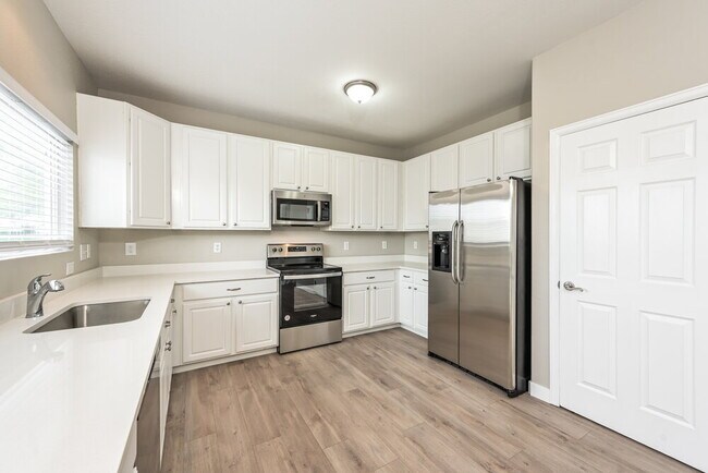 Building Photo - 24762 E Wyoming Cir