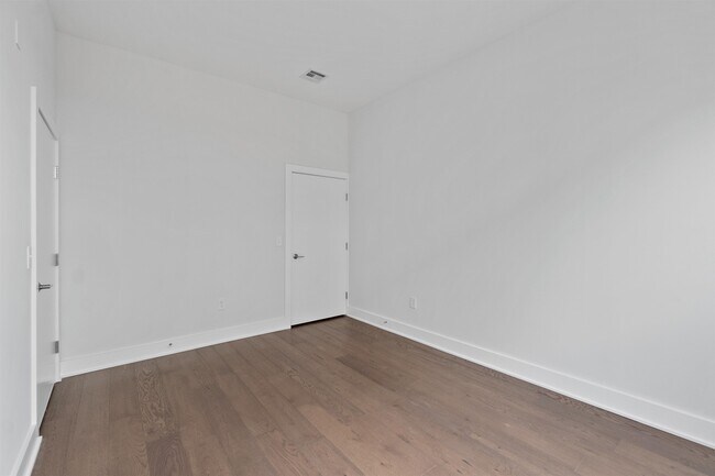 Building Photo - 250 Ave E