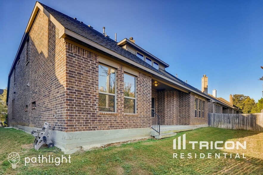 Building Photo - 5301 Runnymede Ct