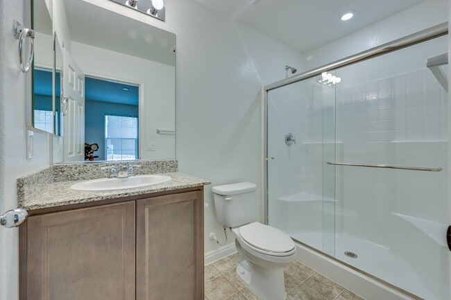 Building Photo - SE!!  Gated!! Community Pool!! Clubhouse!! Fitness Center!! Up Graded Appliances!!! 2 Car Garage!!