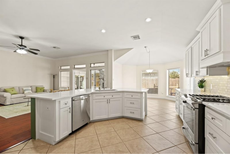 Building Photo - 31802 Forest Oak Ln