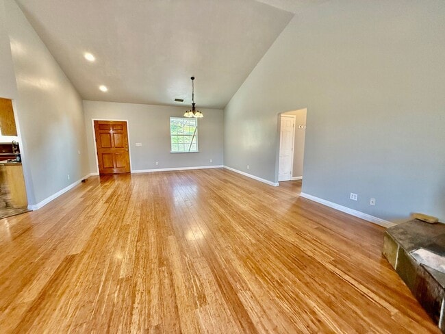 Building Photo - Unique Horse property with 2 units