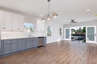 Building Photo - 3318 Fourth Ave