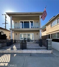 Building Photo - 113 7th St