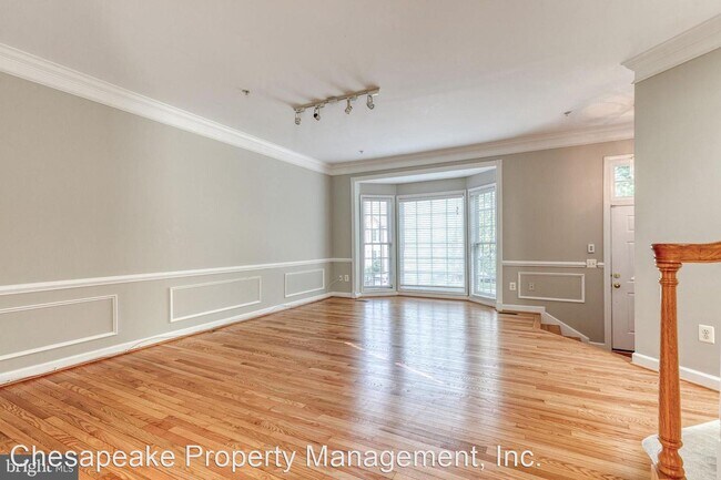 Building Photo - 3 br, 3.5 bath House - 10801 Wadsworth Road