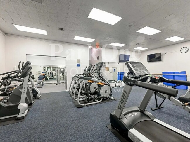 Building Photo - Spacious Condo Near Downtown Walnut Creek ...