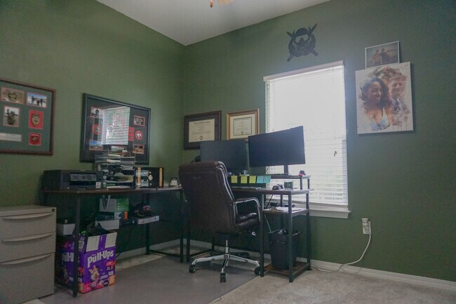 Building Photo - 212 Ladue Ave