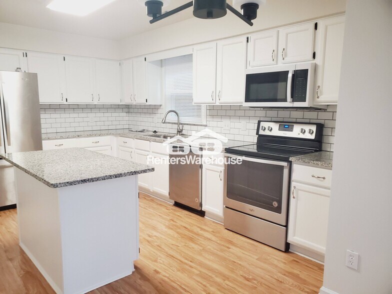 Building Photo - 141 Red Oak Ln