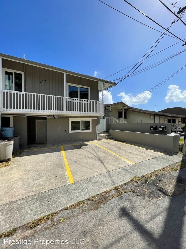 Primary Photo - 4 br, 3 bath House - 217 N Kuakini Street