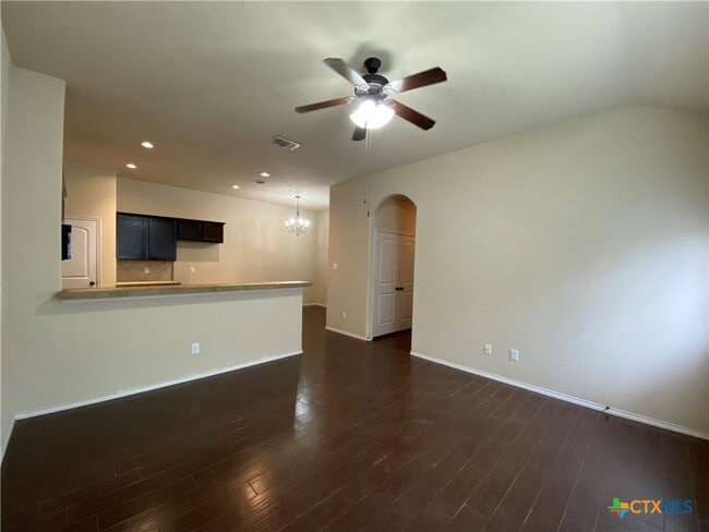 Building Photo - 506 Creekside Cir