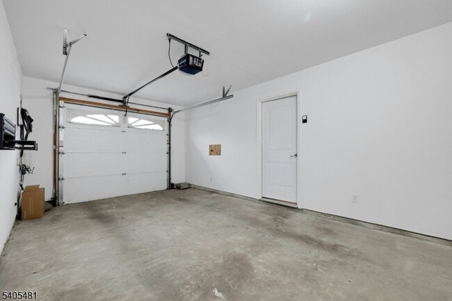 Building Photo - 102 Montgomery St