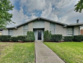 Building Photo - 217 Via Altos