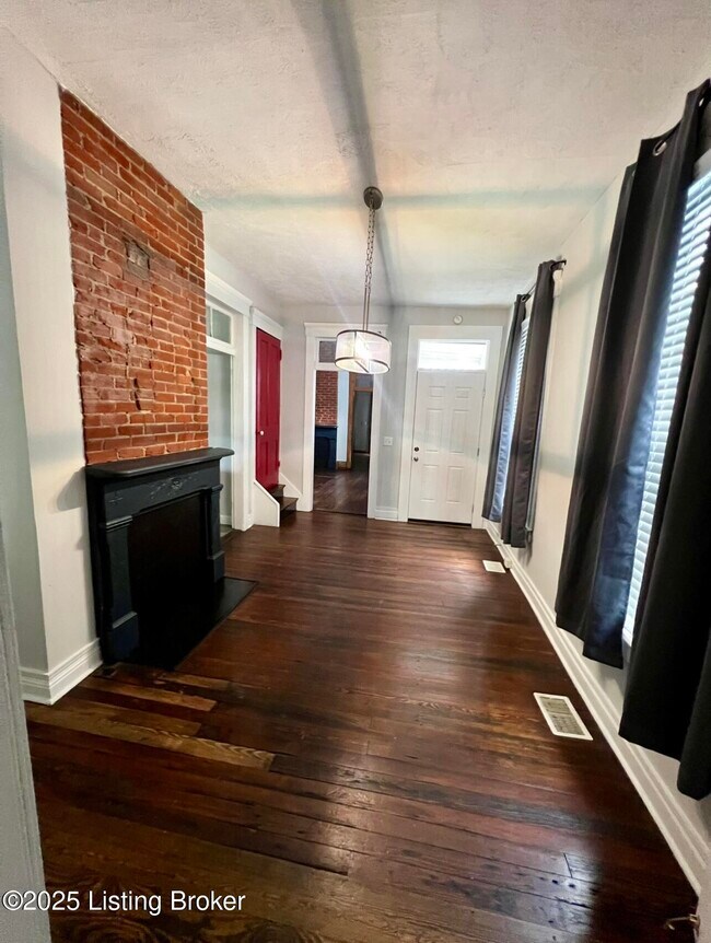 Building Photo - 925 S Preston St