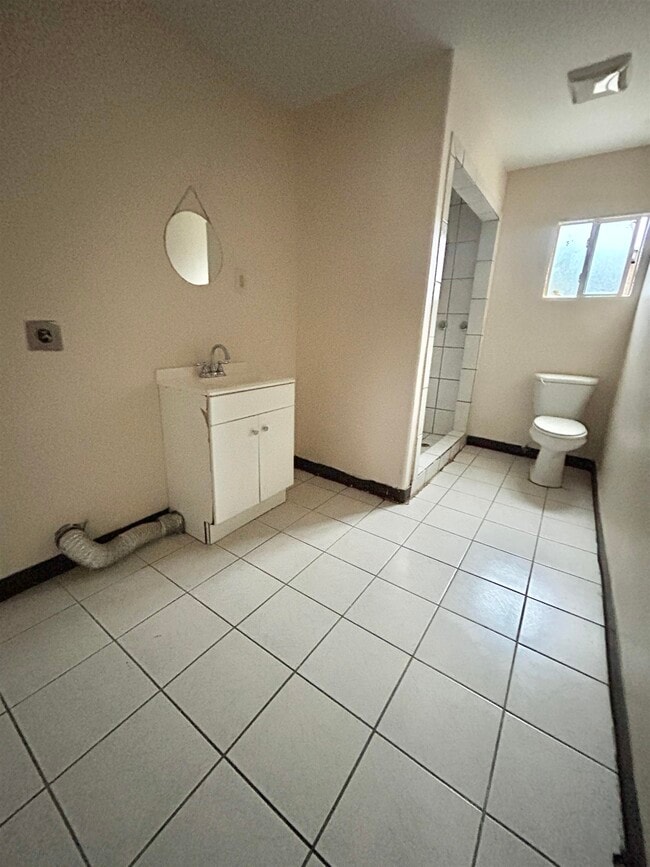Building Photo - 1740 Gladiola Ln