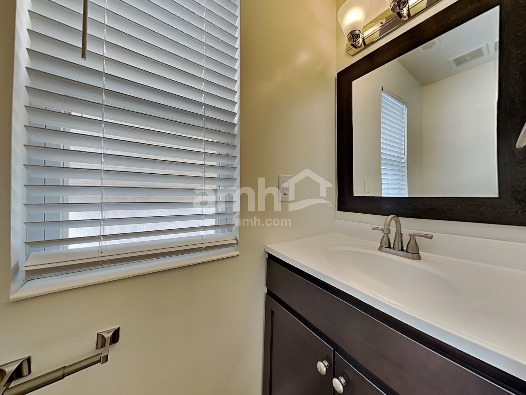 Building Photo - 3202 Meadoway Ct