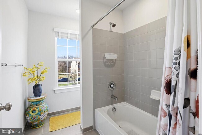 Building Photo - 6702 Savannah Dr
