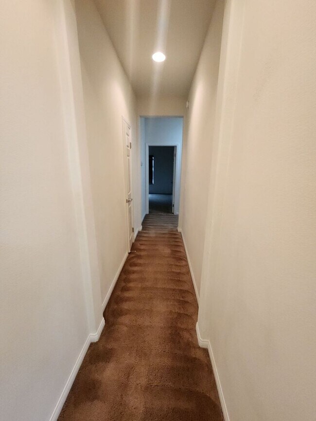 Building Photo - Coming Soon! Must See!!!! Spacious 4 Bedroom 3 Bath In Desert Knoll Community!!!