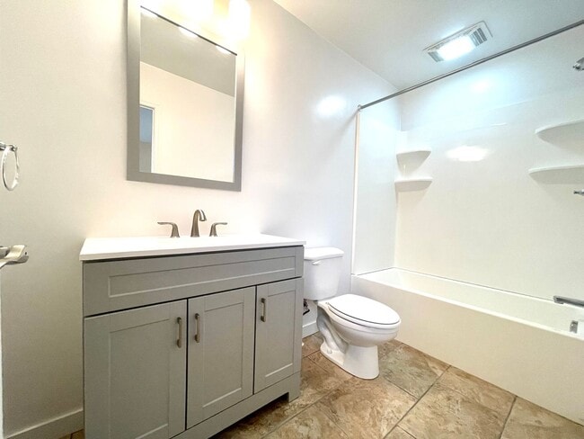 Building Photo - Large House with A/C, deck, updated kitchen, laundry, pet friendly September 1st