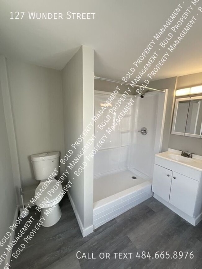 Building Photo - 127 Wunder St