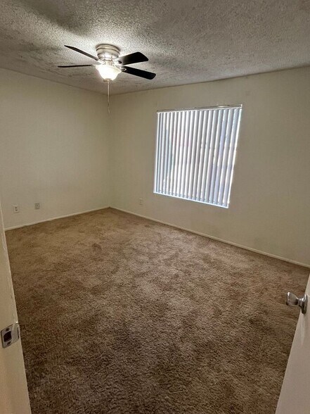 Building Photo - 1201 S McClintock Dr