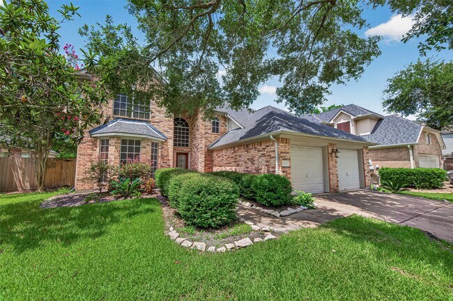 Building Photo - 2710 Five Oaks Dr