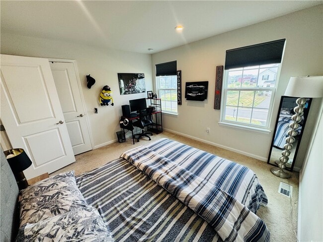 Building Photo - 6016 Ivory Dr