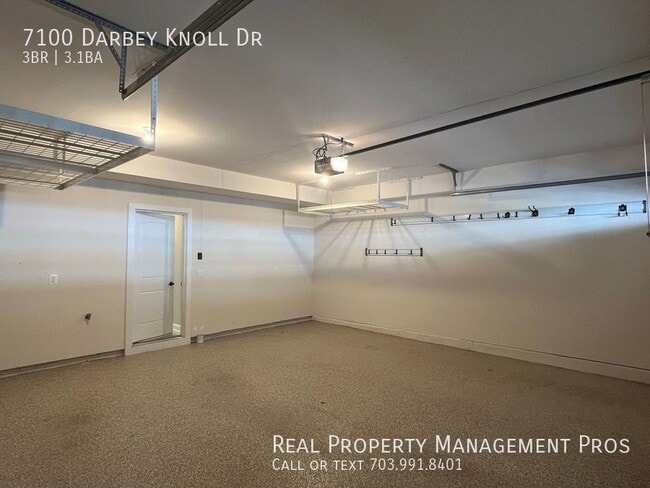 Building Photo - 7100 Darbey Knoll Dr