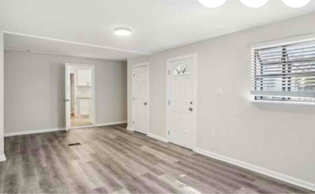 Building Photo - 1694 Kenmore St SW